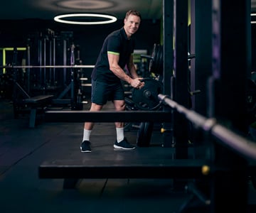 Studioleiter bei der Arbeit in einem EASYFITNESS Fitnessstudio