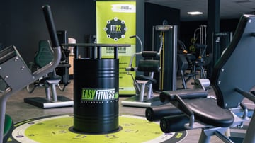 Krafttrainingsbereich im EASYFITNESS Smart Gym Hohenhameln mit modernen Trainingsgeräten
